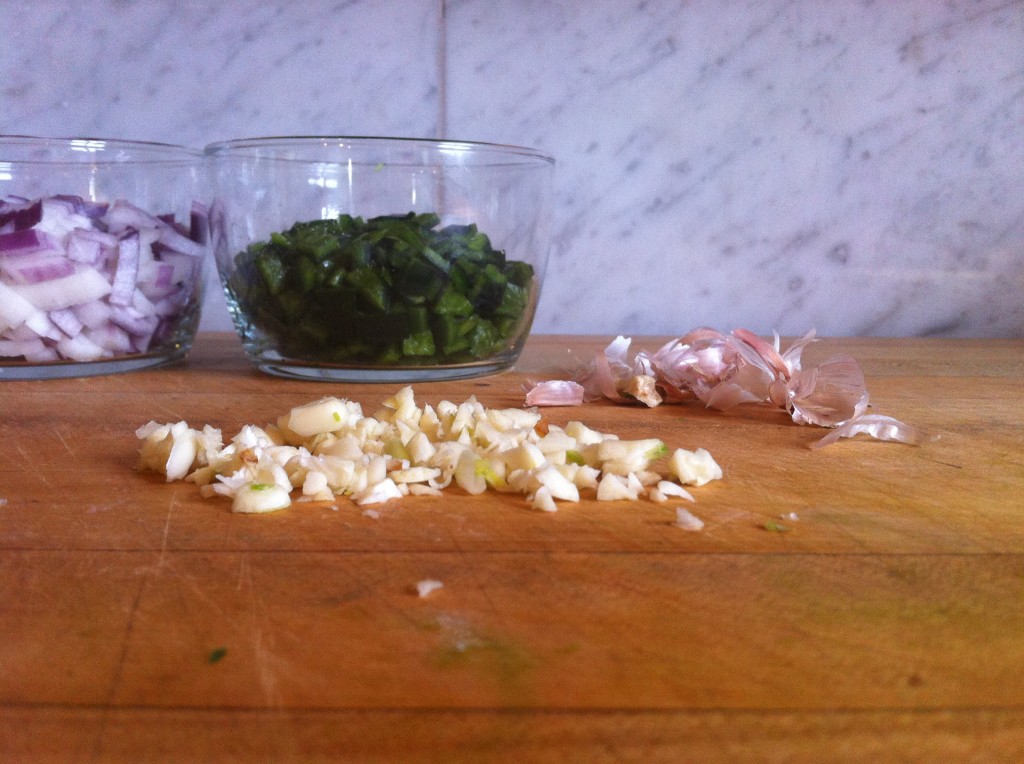 Garlic minced with chiles & oniom